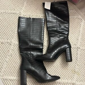 Black high knee heeled boots booties